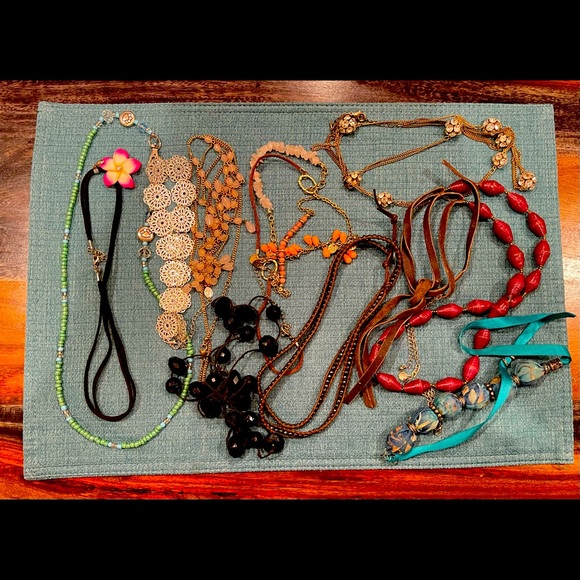 Jewelry - ⤵️COSTUME JEWELRY LOT (4)
